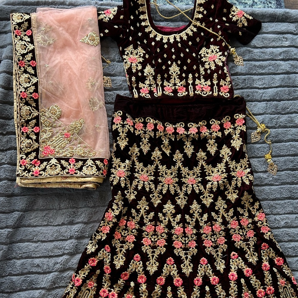 BRAND NEW TRADITIONAL INDIAN LENGA BEAUTIFUL AND PERFECT FOR DIWALI
